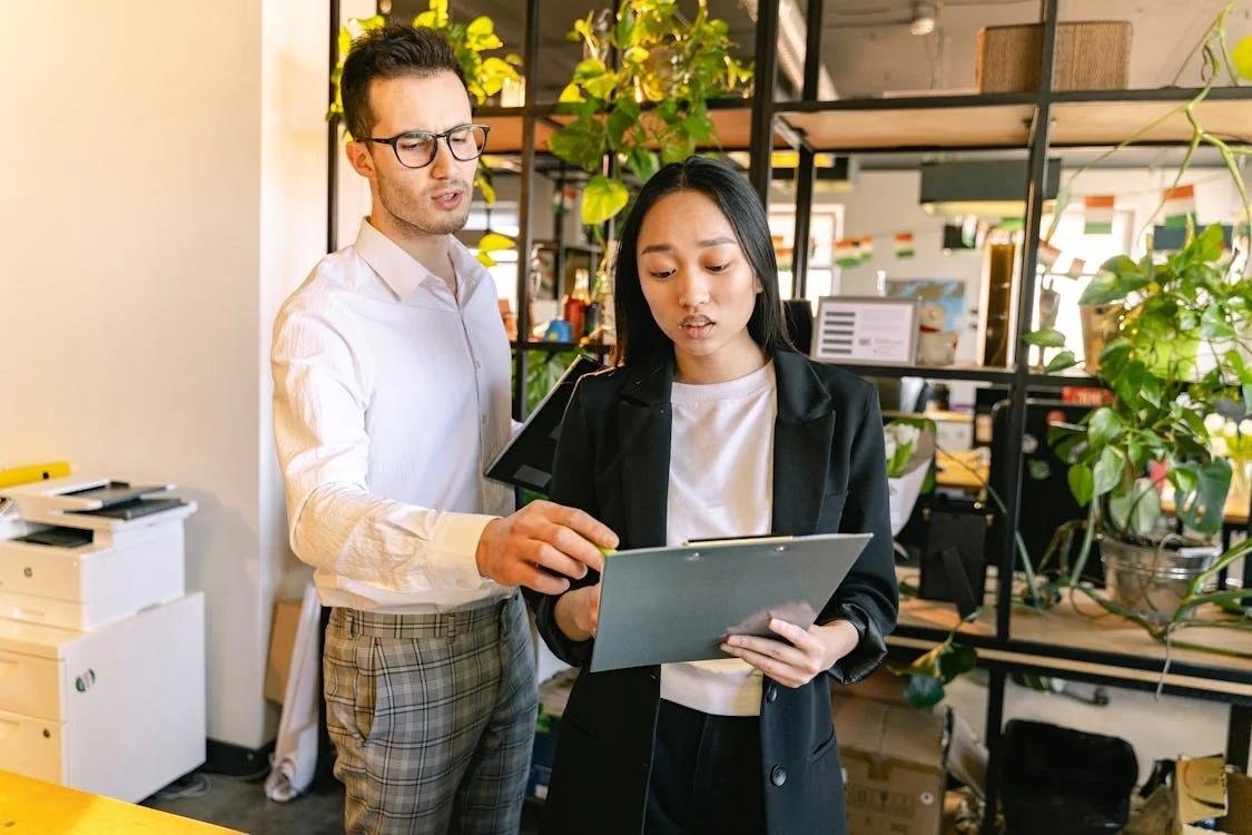How to Foster Continuous Learning and Development in Retail Staff 2