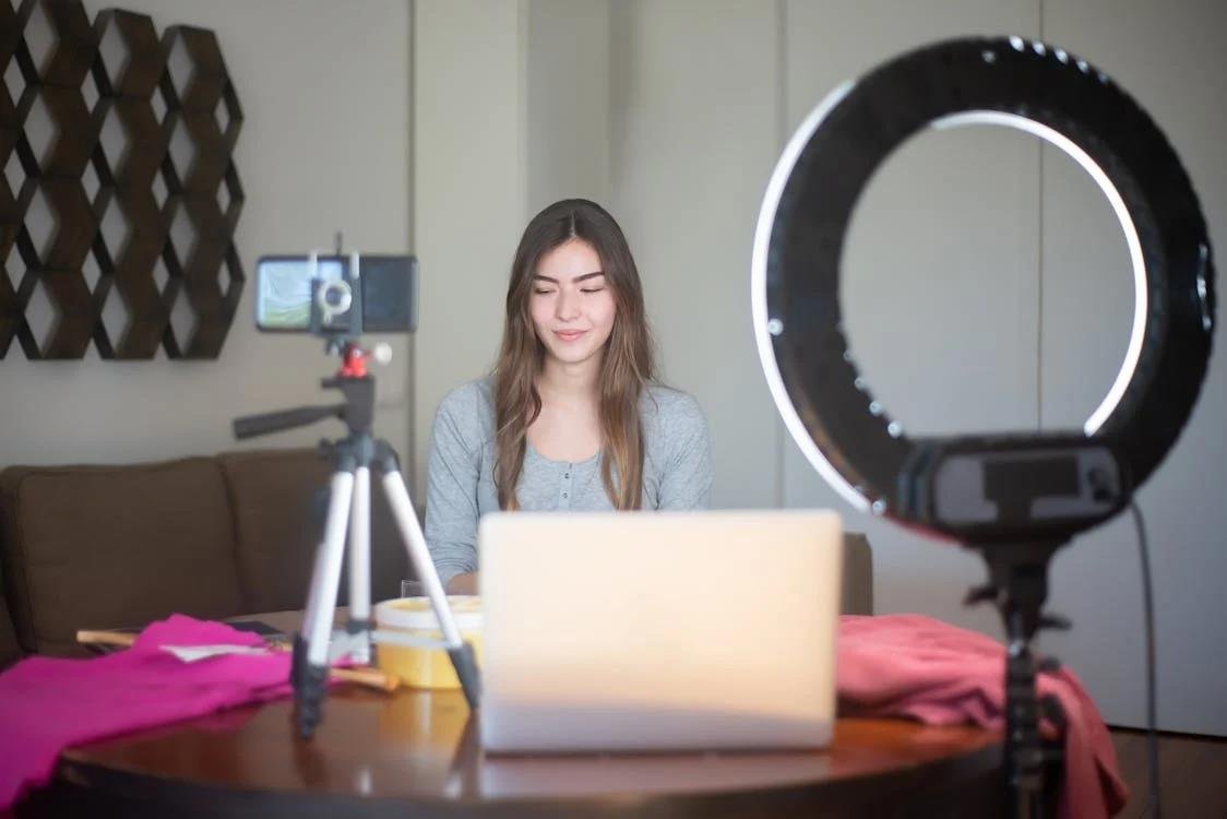 How AI Is Revolutionizing Video Content for Social Media