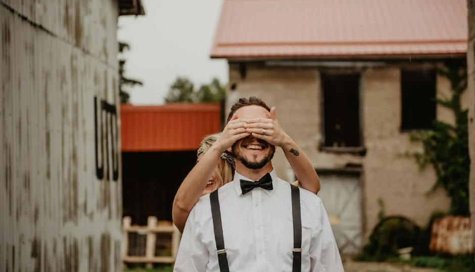 Thoughtful Ways to Make Your Man Feel Special Before the Wedding