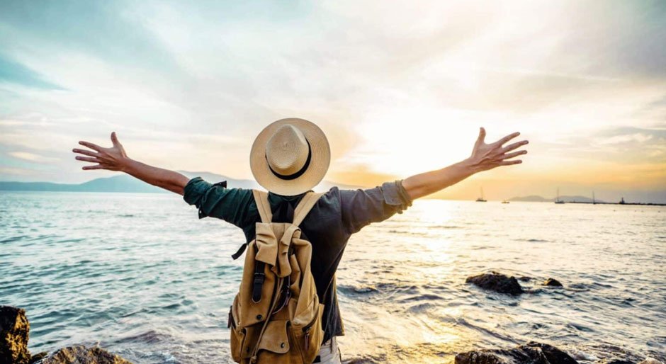 How to Keep Yourself Busy While Travelling