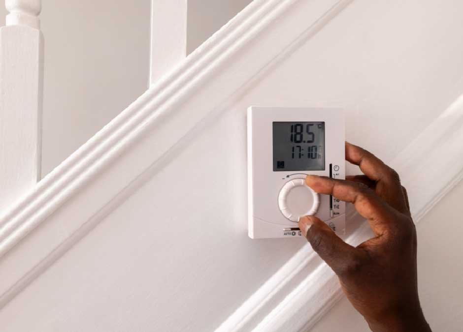 How to Tell If Your AC Thermostat Is Misreading the Temperature