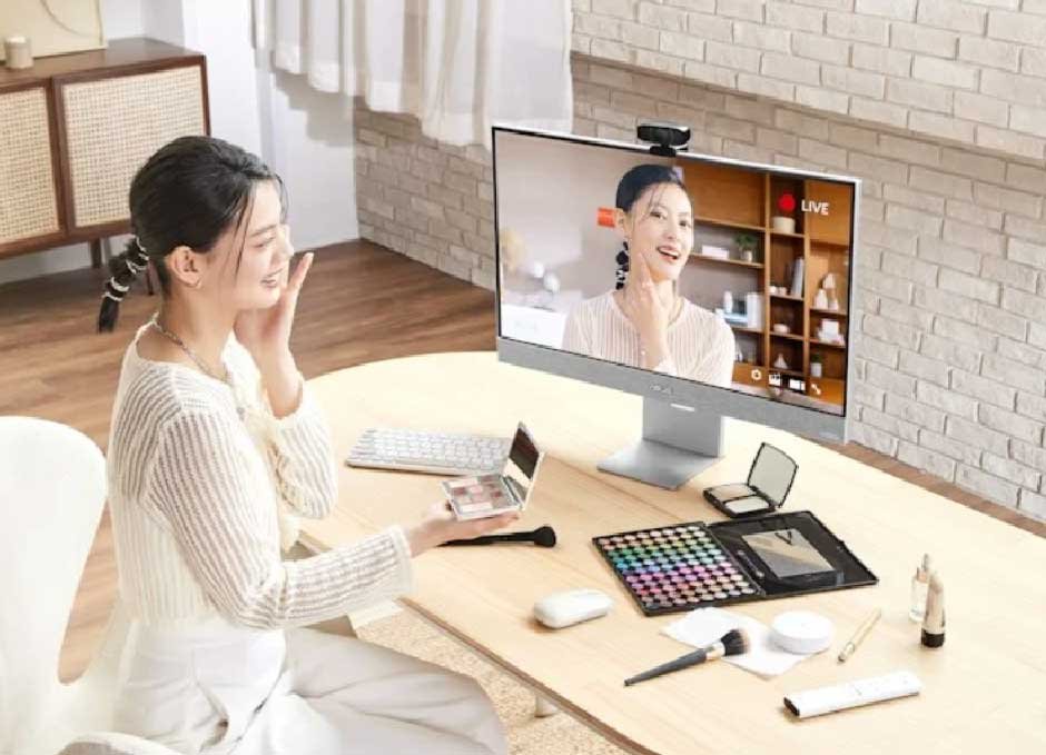 Smart vs. Traditional Monitors: Which Is Best for Your Business