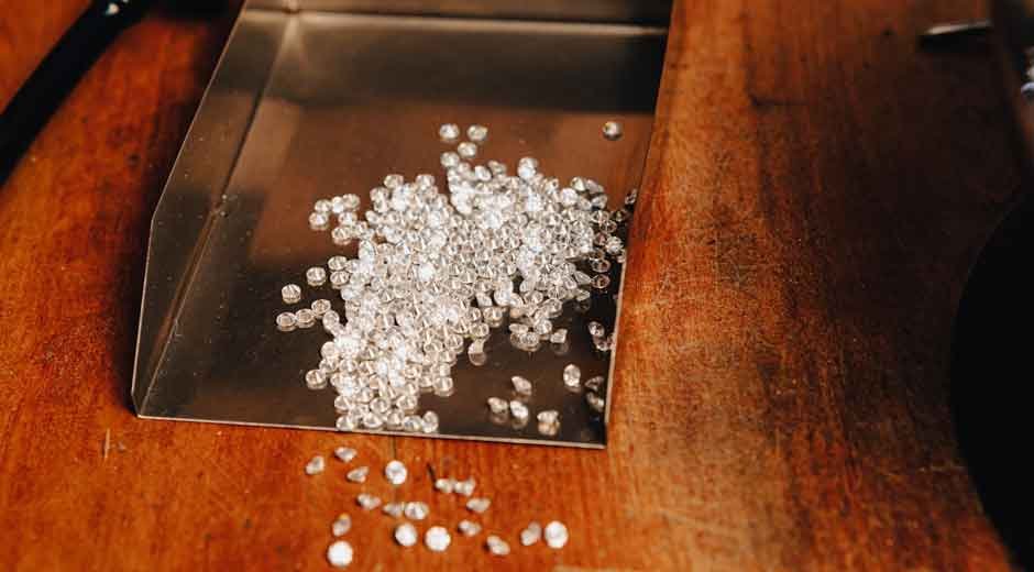Top 10 Diamond Wedding Rings for Men in 2025