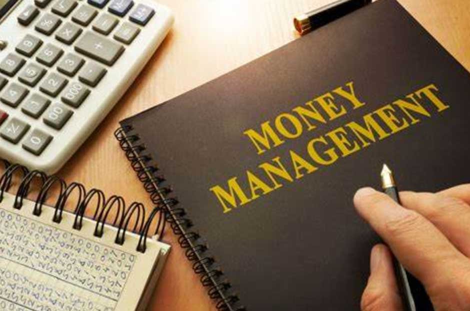8 Tips for Managing Money in the Long Term