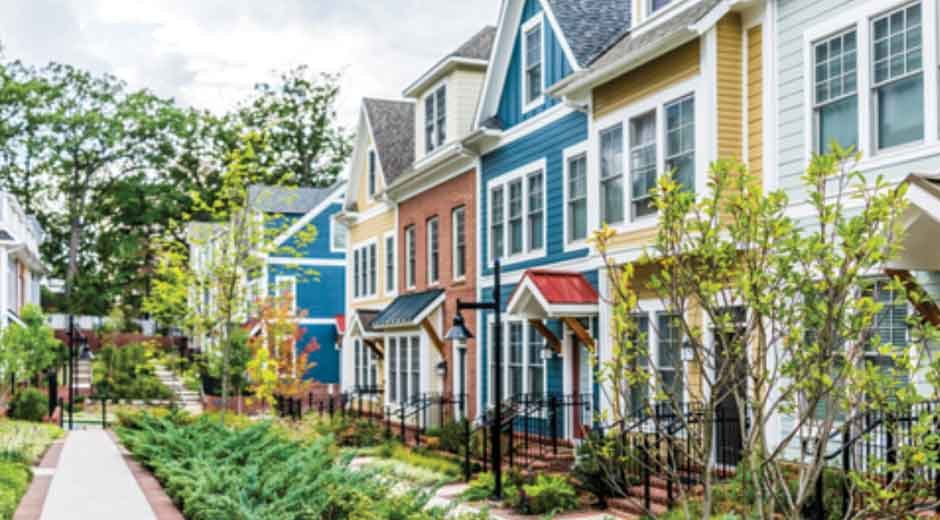 How to Choose Between Townhomes and Single-Family Homes