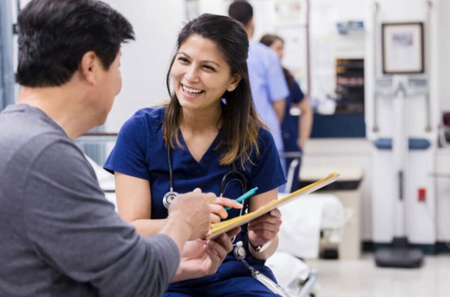 How to Choose the Right Medical Assistant Program in Phoenix?
