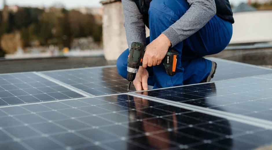 Solar Panels Company vs. DIY Solar Setup: What’s Really Worth It in 2025?