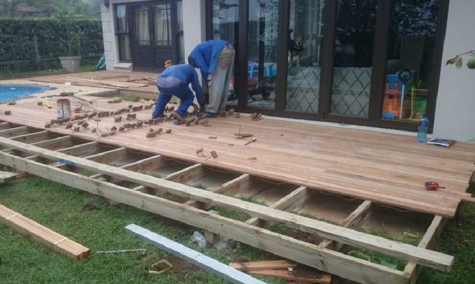 A Guide to Building a Timber Deck – What you Need to Know - Upbeat Geek