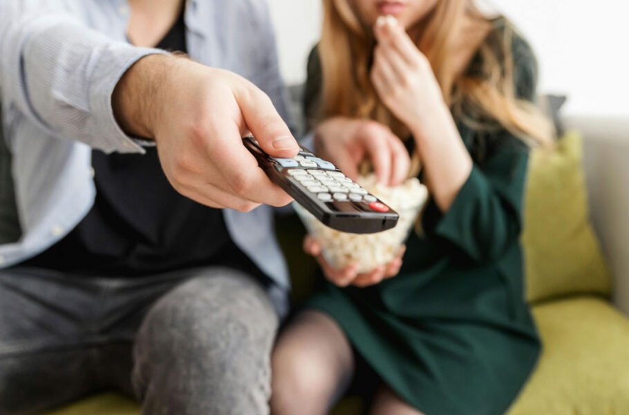 How to Plan the Perfect Movie Night for Your Staycation