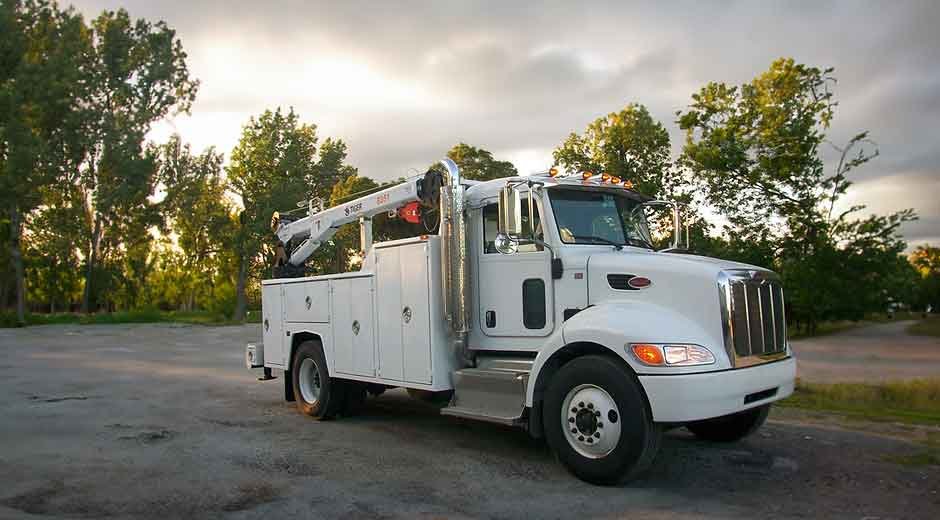 Top Features to Consider When Ordering Custom Service Trucks