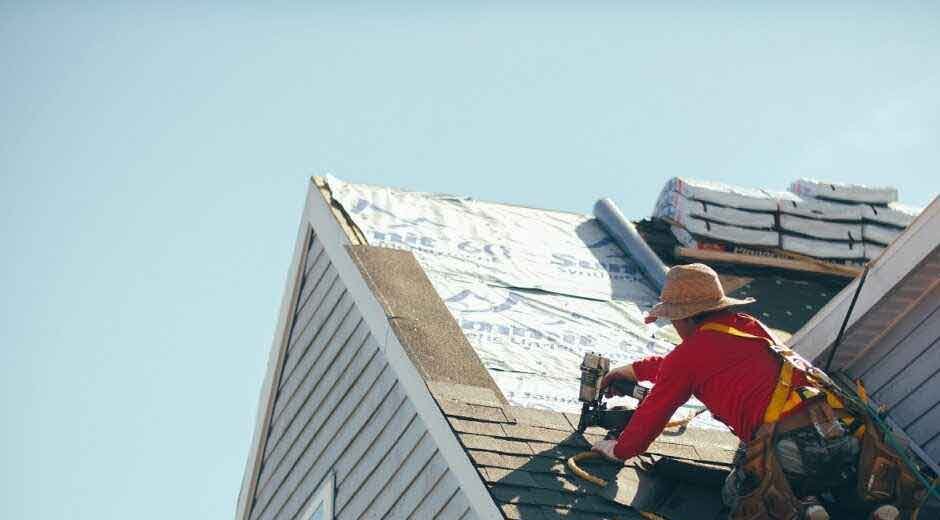 When to Call a Professional for Leaking Roof Repair: Signs You Shouldn’t Ignore
