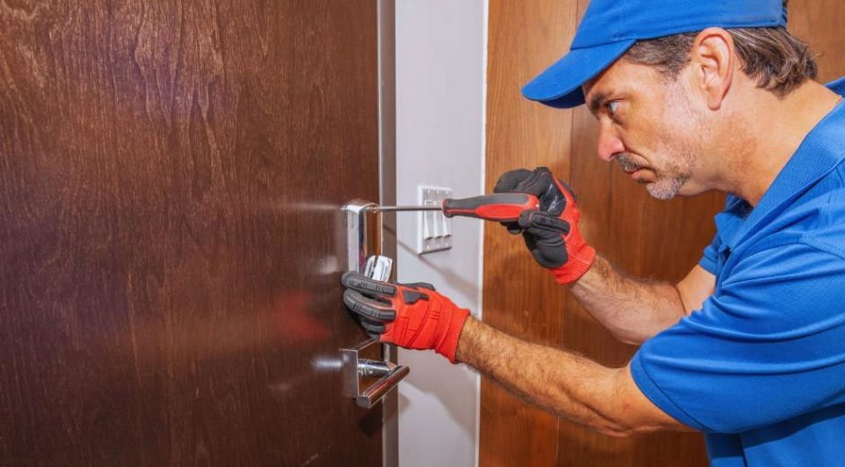 Crucial Tactics Locksmiths Apply for Handling Office Emergencies with Precision