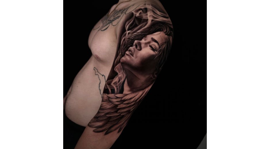 Get-Inked-at-a-Trusted-Waikiki-Tattoo-Parlor-Black-Palette-Tattoo112
