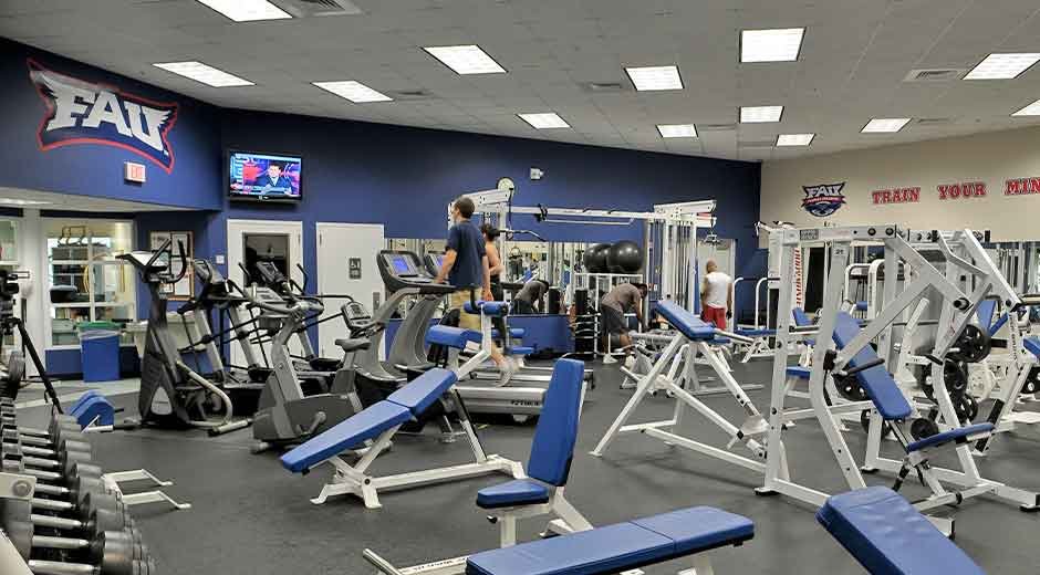 How Off-Campus Fitness Facilities Support Student Wellness