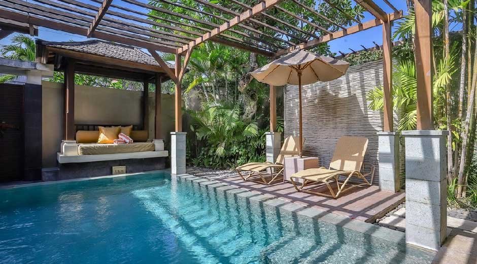 How Today’s Pool Builders Are Revolutionizing Construction in Backyards