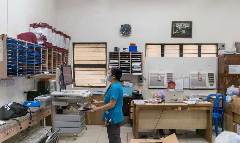 Institutional Policies for Handling Reused Medical Equipment