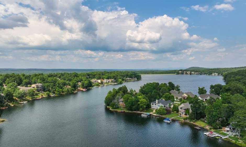 Why This Lakeside Community in Tennessee is Drawing Retired Individuals