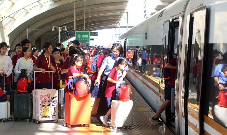 How China Railway’s Paperless Invoice Initiative Benefits Train Travelers in China