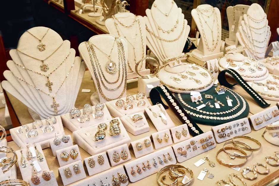 Can I start a precious stones trading business in Dubai?