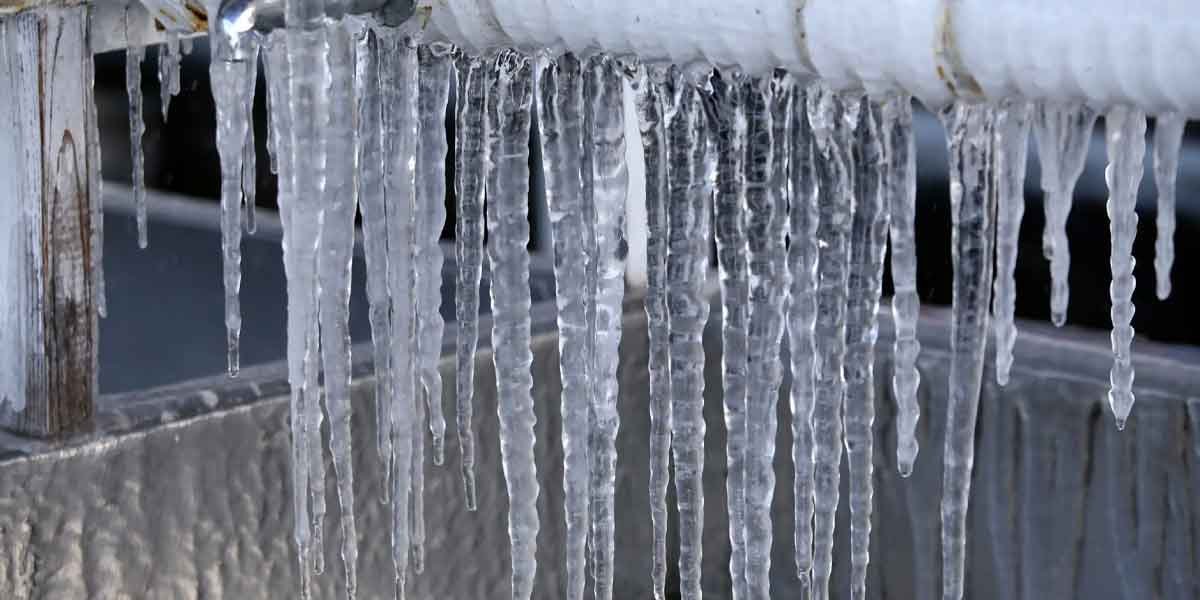 Winter-Water-Damage-A-Simple-Plan-for-Pipes,-Flooding,-and-Ice-Dams