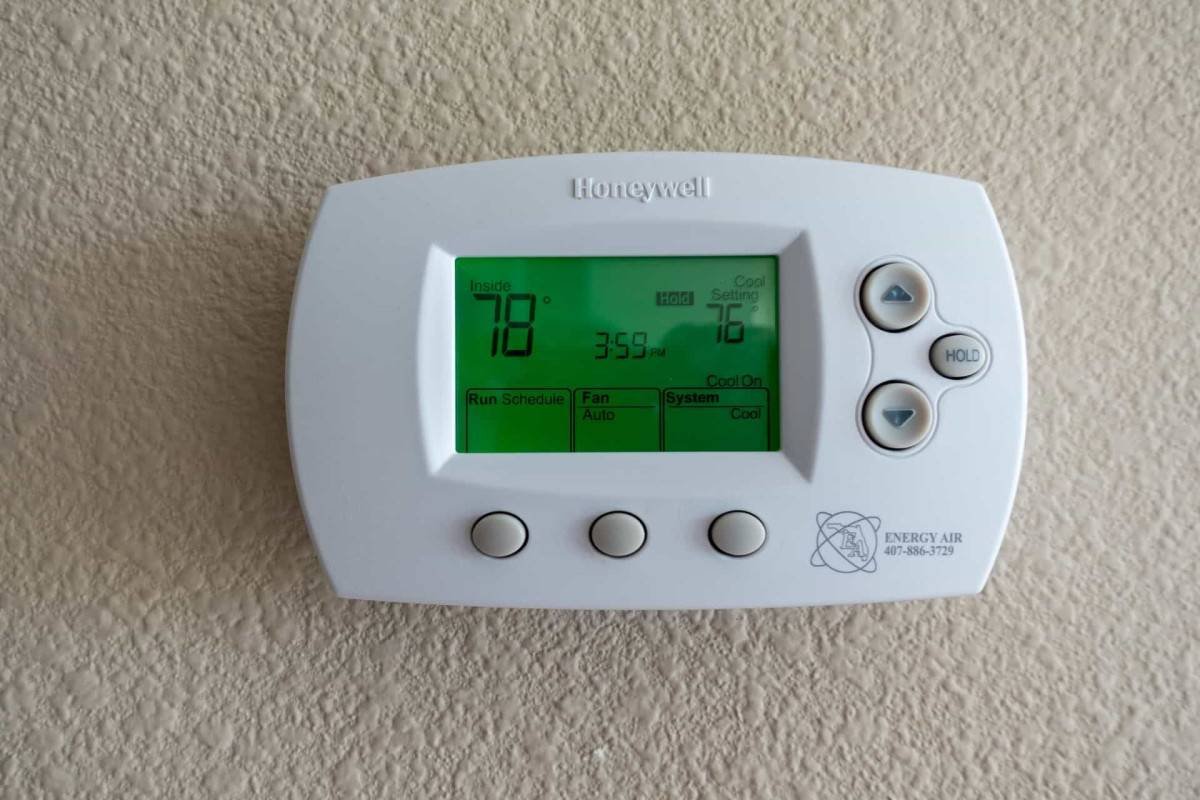 why-is-my-honeywell-thermostat-screen-blank-7-comm-1