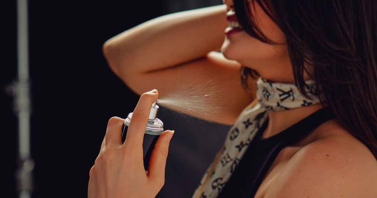How-Women-Can-Find-Great-Perfume-For-Date-Night-(1)